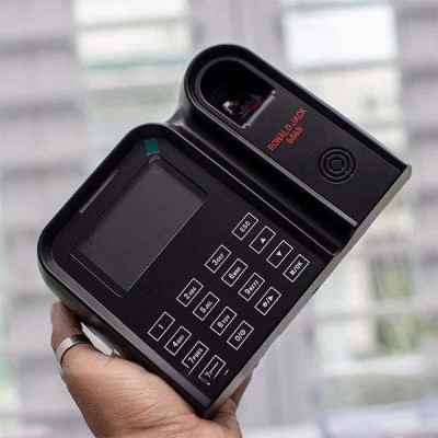 Máy Chấm Công Vân Tay & Thẻ Ronald Jack 6868 – Kết Nối Wi-Fi, Đa Năng, Dễ Dùng