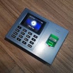 Ronald Jack 9300 Pro – Máy chấm công chuyên nghiệp tích hợp kiểm soát ra vào